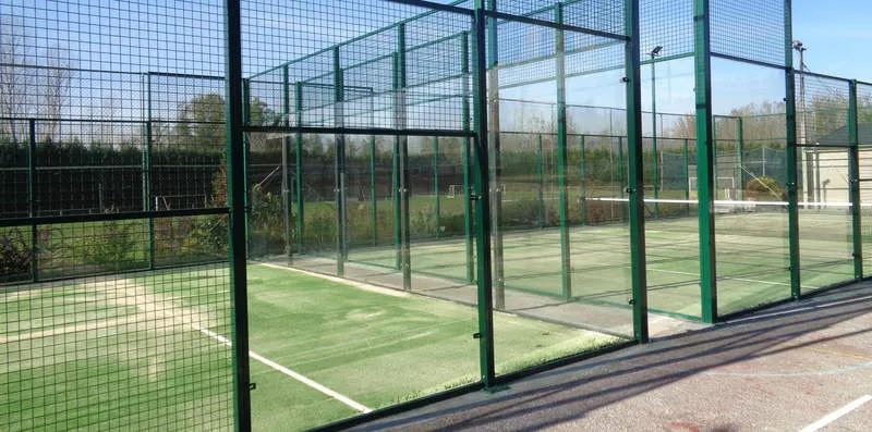Complejo Deportivo El Soto - pista de pádel en Carracedelo