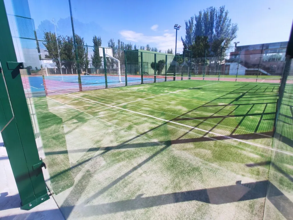 Instalaciones deportivas de Pedrola - pista de pádel en Pedrola