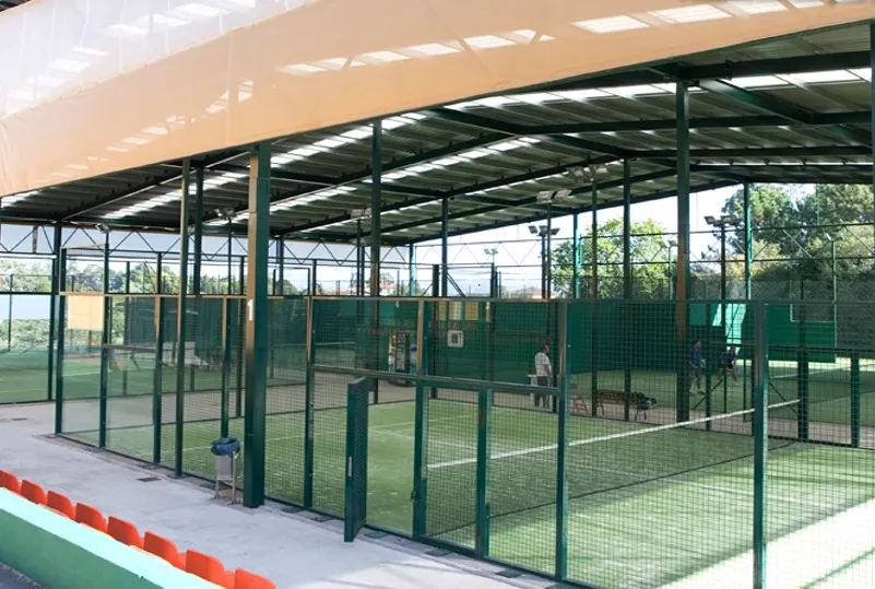 Centro Deportivo El Forcón - pista de pádel en Castrillón