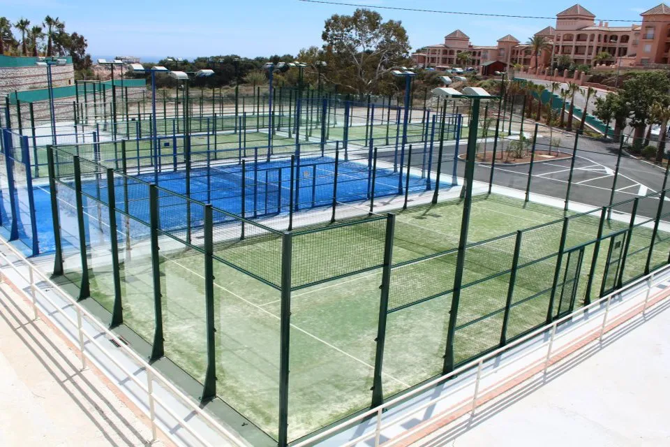 Club de Pádel Los Caballeros - pista de pádel en Benalmádena