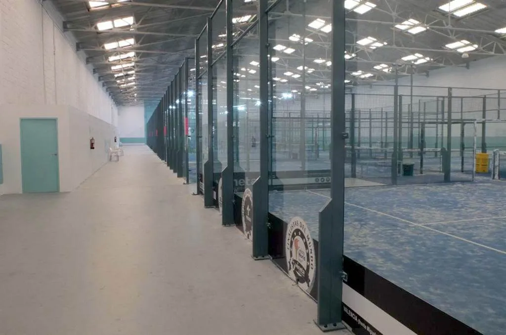 Flow Padel Club - pista de pádel en Paterna