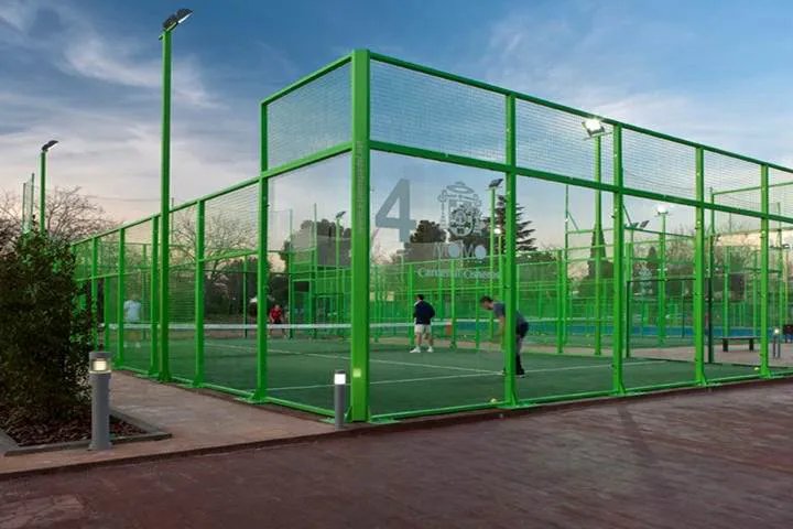 MOMO Sports Club Cardenal Cisneros - pista de pádel en Alcalá de Henares